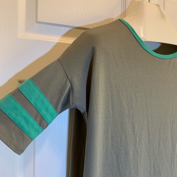 LuLaRoe Irma Gray  High Low Tunic Top Size XXS - Picture 2 of 4